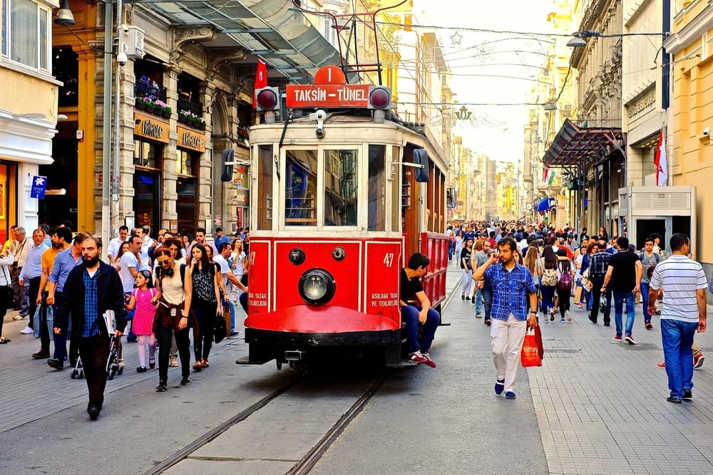 İSTANBUL SARAYLARI TURU  DOLMABAHÇE SARAYI - YILDIZ SARAYI - TAKSİM   İSTİKLAL CADDESİ - GALATA KULE